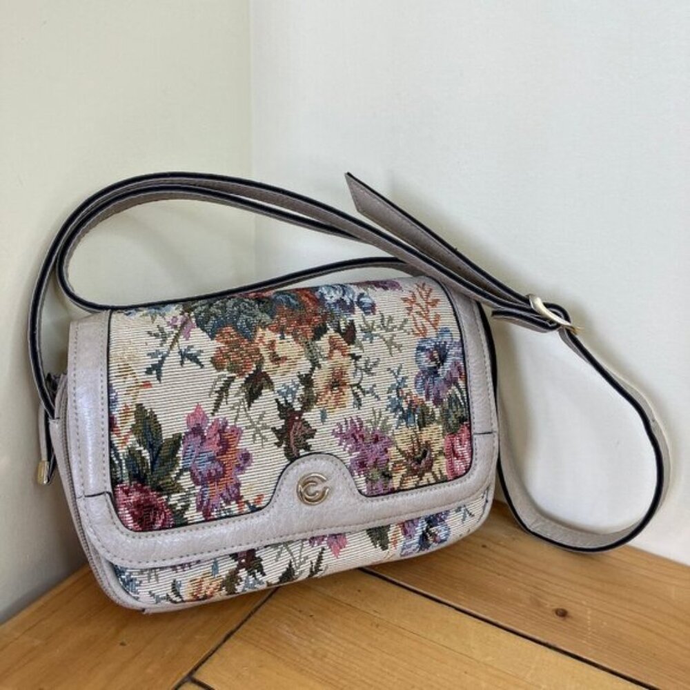 Cornell Floral Tapestry Purse Beige Faux Leather Multi-Pocket Magnet Clasp